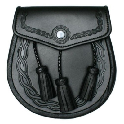 Celtic Embossed Sporran Embossed on the flap and body with a Celtic rope design Opens with a stud on